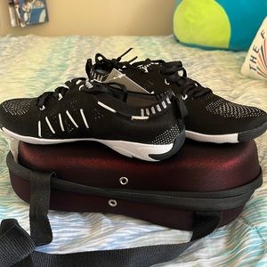 SIZE 7 NFINITY FLYTES BLACK CHEER SHOES NEW WITH TAGS